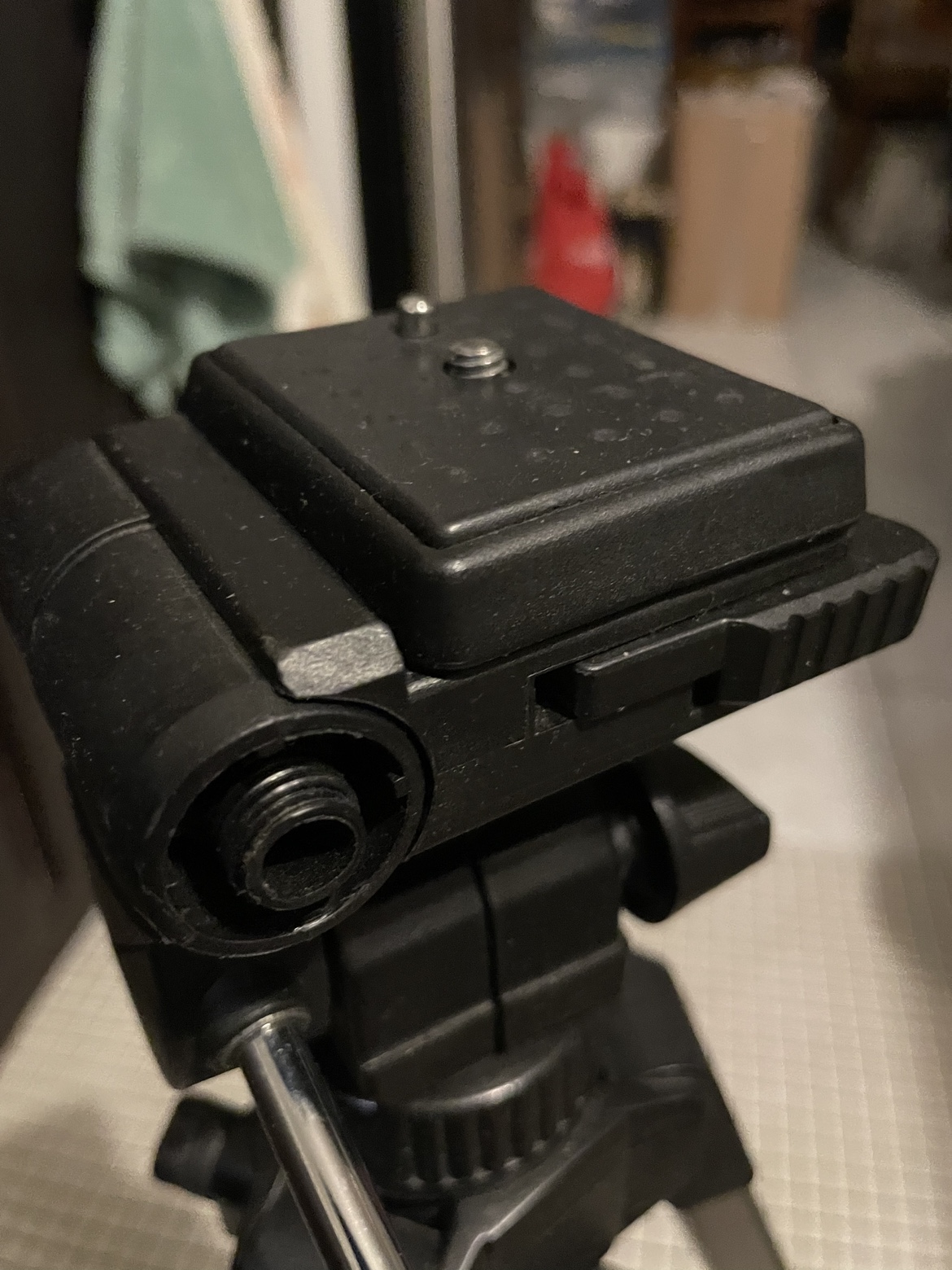Giottos Camera Tripod AS-IS #freecycle image indicator(2)