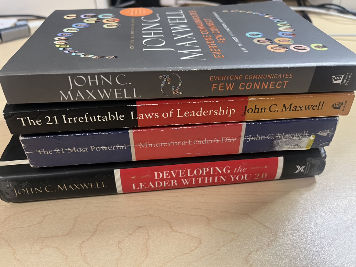 John C. Maxwell Leadership Books image indicator(2)