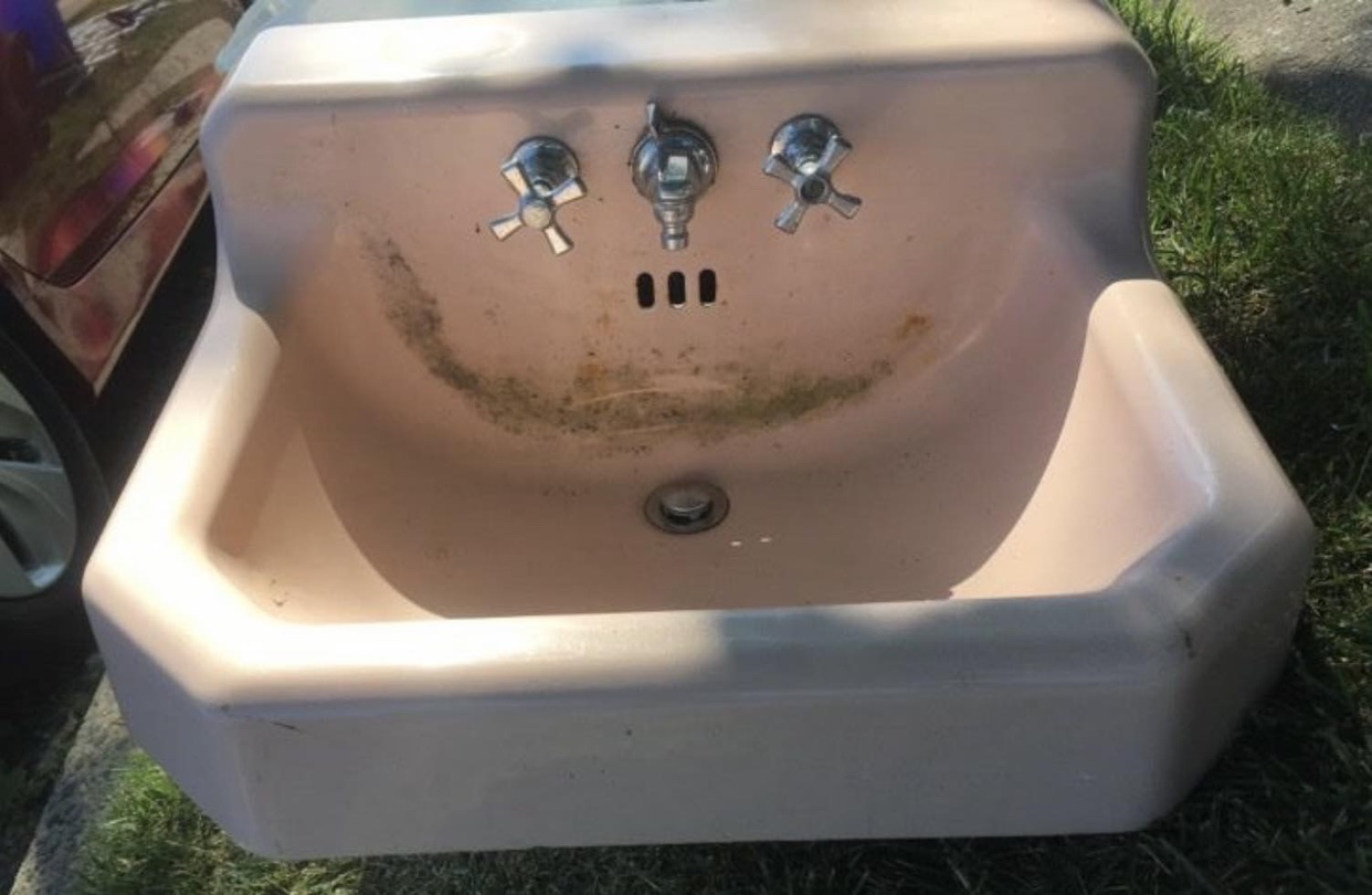 1950s pink bath sink cast iron wall mounted bathroom knobs - photo 2