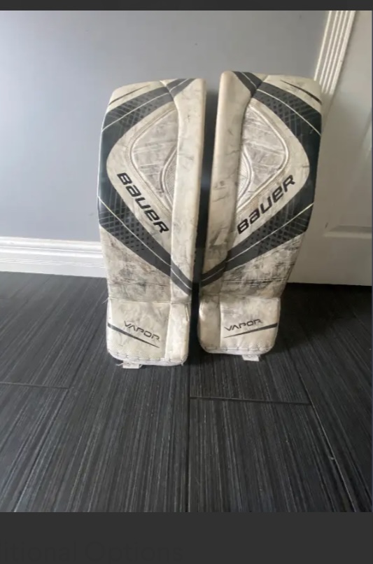 Large Intermediate Goalie Pads 32’ image indicator(4)