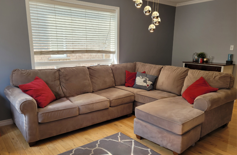 Gorgeous and Comfortable Sectional Sofa
