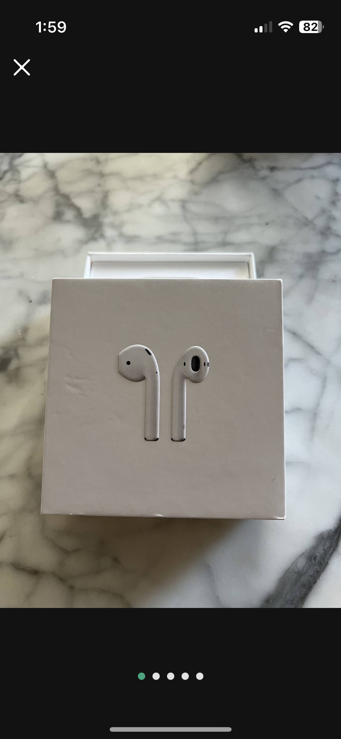 Apple AirPods w/ Lightning Charging Case Included image indicator(2)