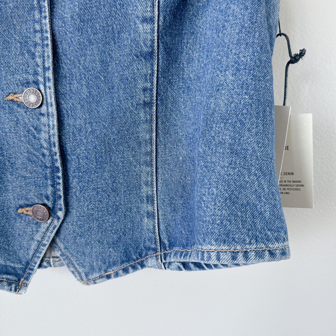 Agolde Denim Vest New with tags! Size XL Aritzia image indicator(7)