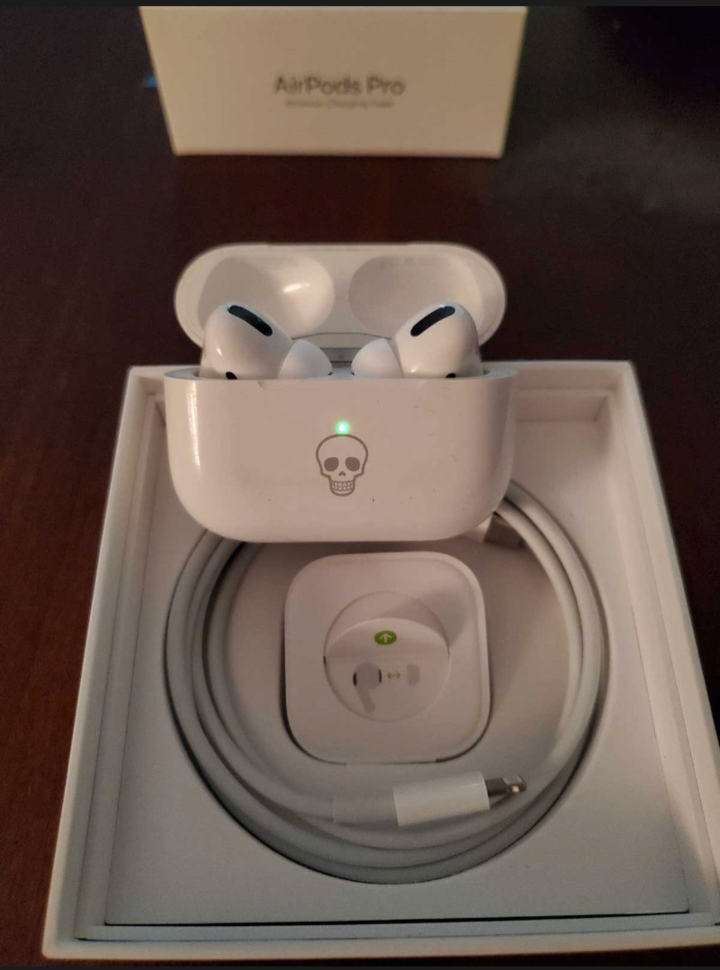 Apple AirPods Pro with Skull Engraving