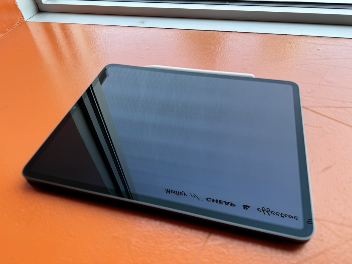 iPad Pro 5th gen 12.9 inch (with apple pencil and keyboard case) - photo 3