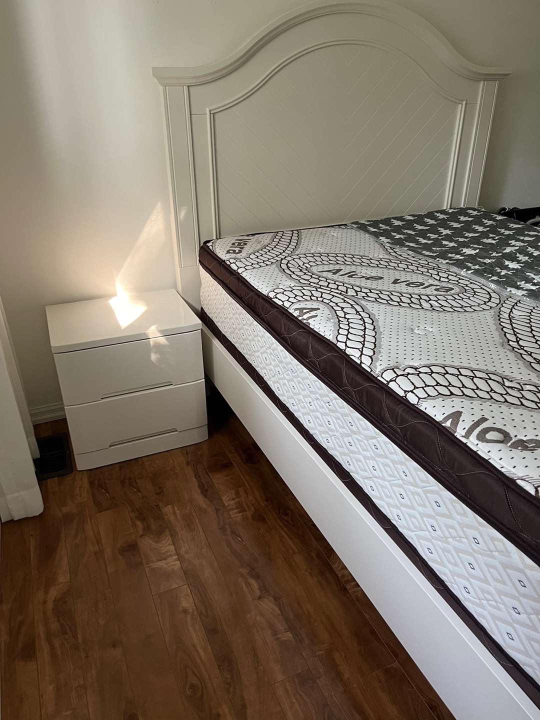Twin size bed set - photo 3
