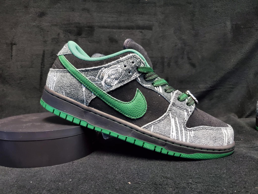 Nike SB Dunk Low "There Skateboards" image indicator(2)