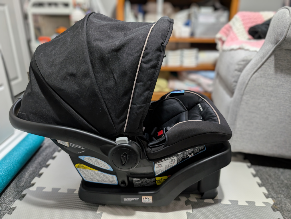 Graco Snugride Car Seat with base