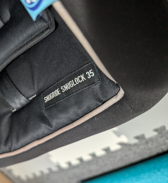 Graco Snugride Car Seat with base - photo 3