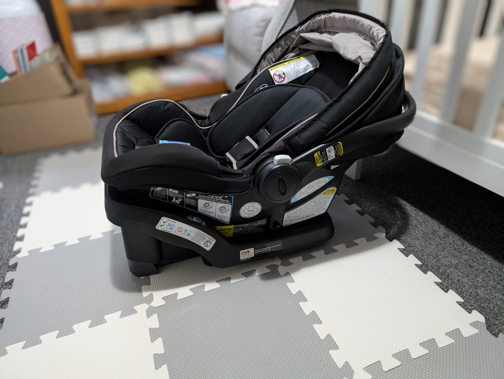Graco Snugride Car Seat with base - photo 4