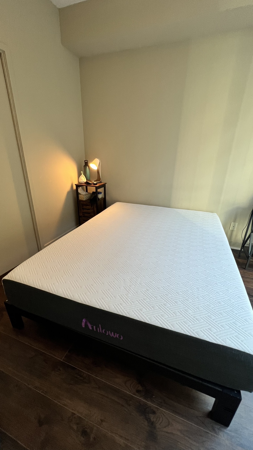 Brand new Queen Mattress image indicator(2)
