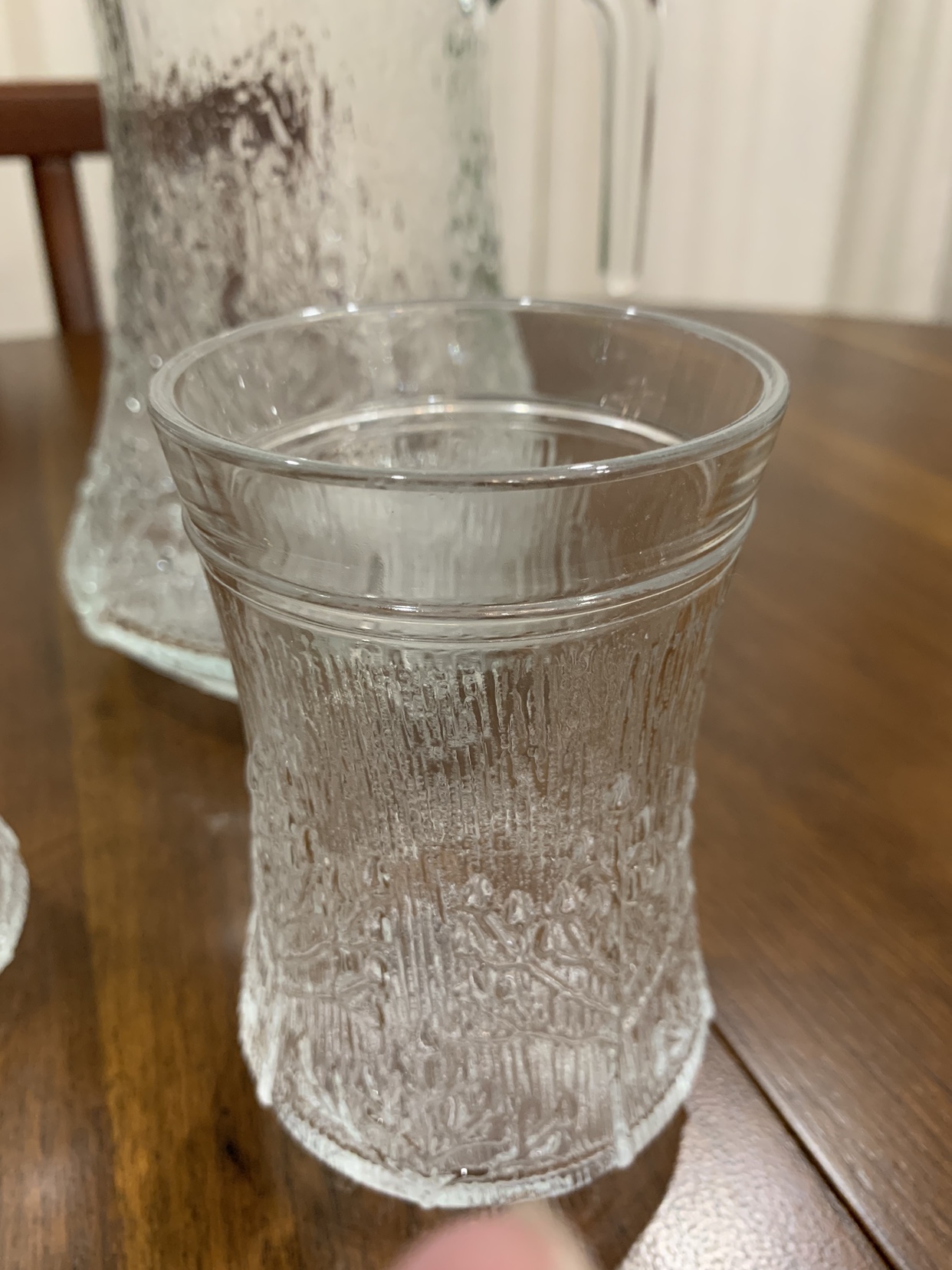 Lasisepat Cow Parsley 6 Cup Crystal Pitcher and Two Glasses image indicator(4)