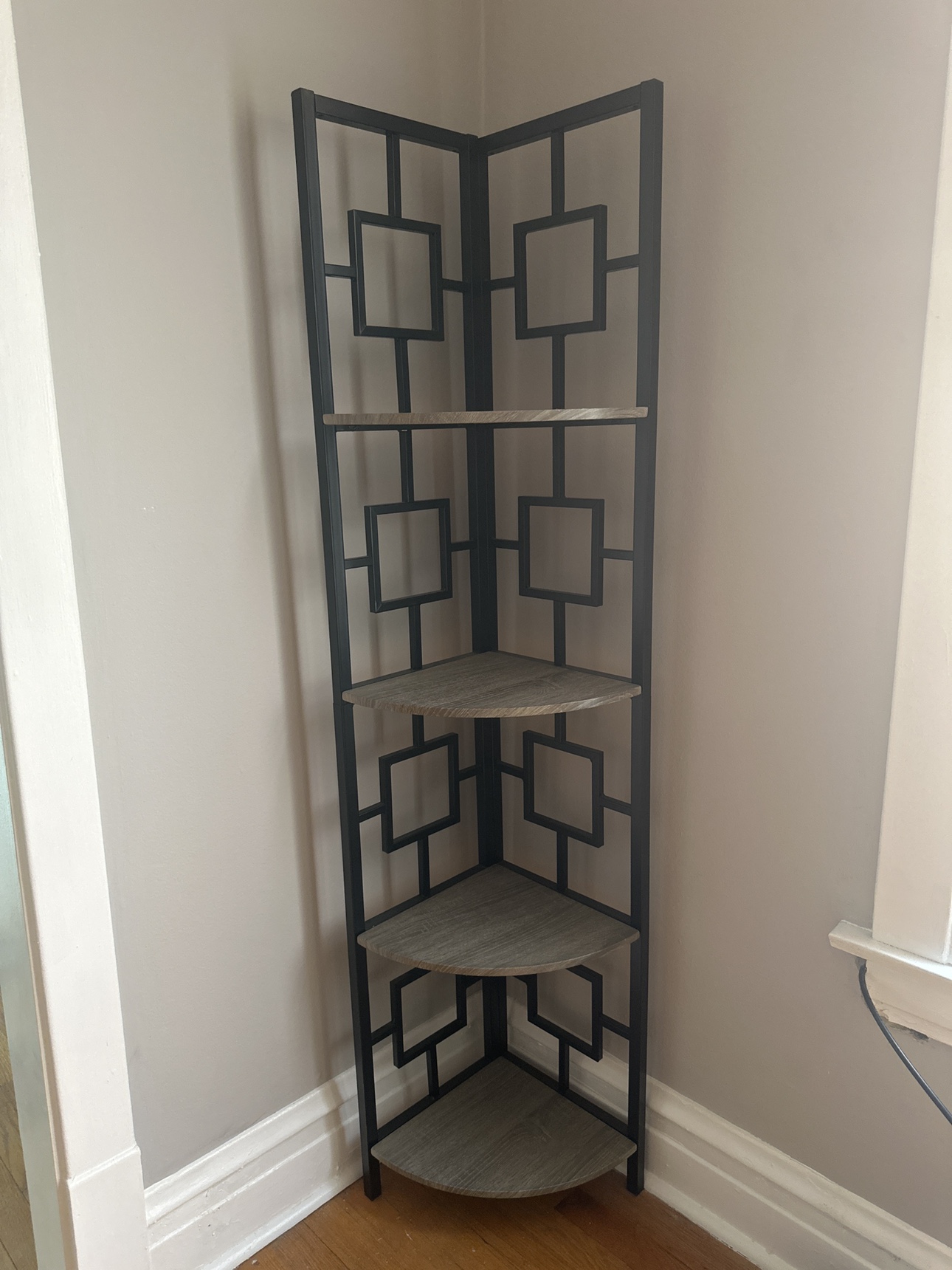 Corner shelf