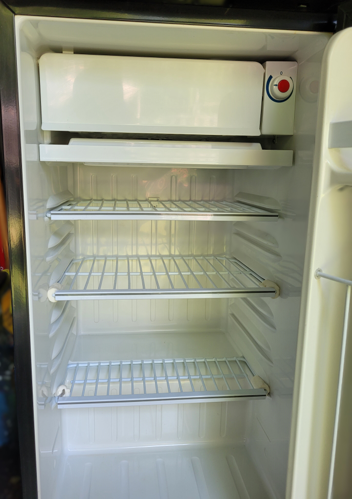 Danby Mini Fridge - photo 2