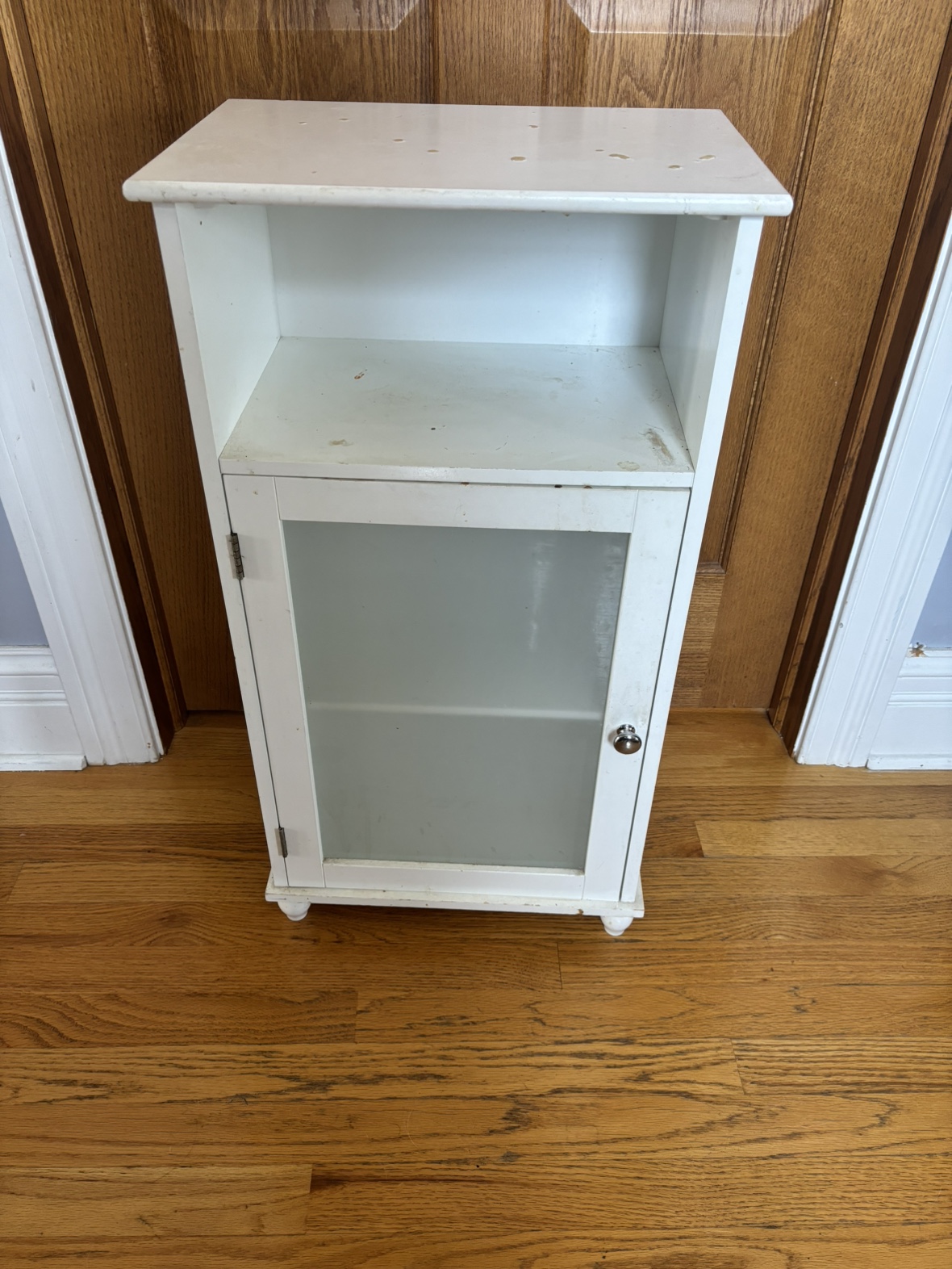 White cabinet