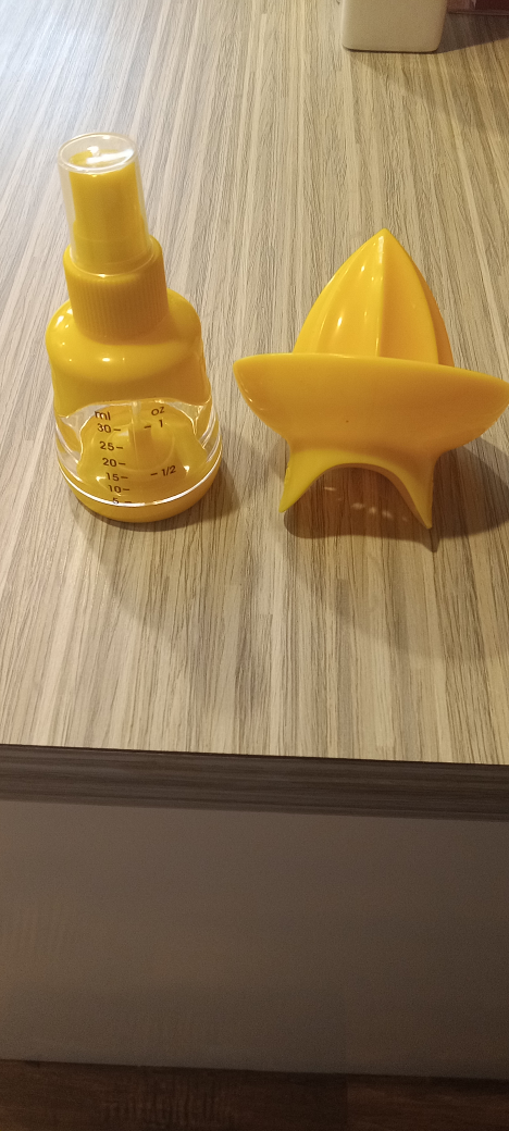 #freecycle Yellow Joie Citrus Juicer and Measuring Cup thumbnail