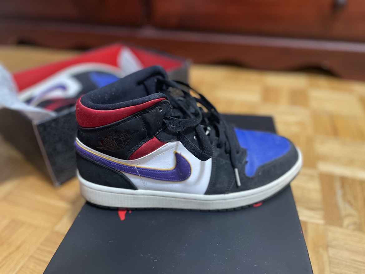 Air Jordan 3 Retro image indicator(4)