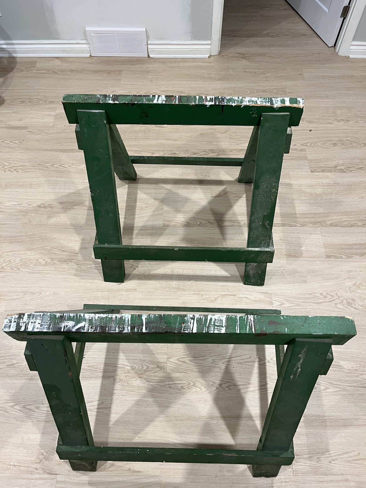 2 Saw Horses
