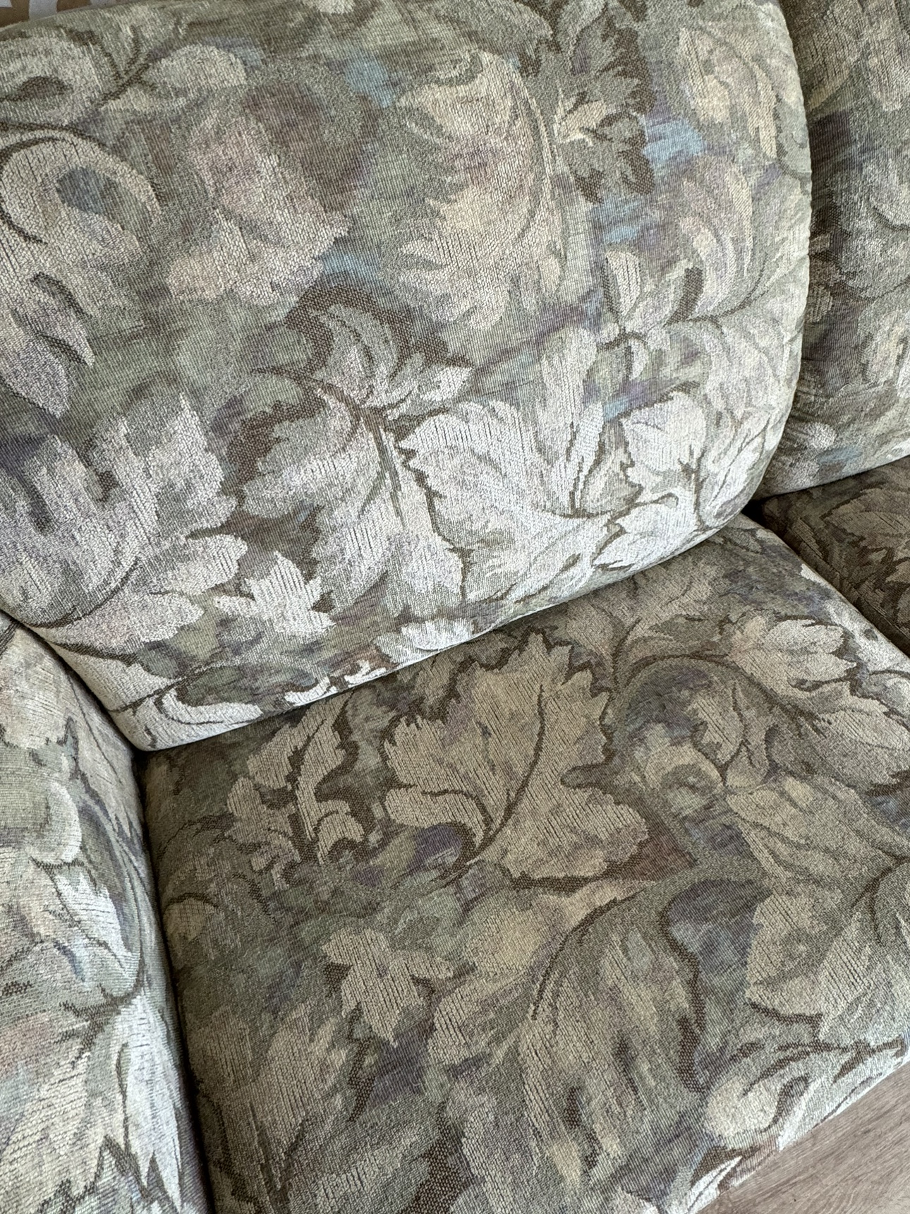 Sofa with sofa cover image indicator(7)