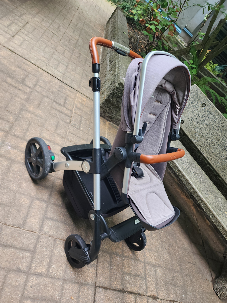 Silver Cross Wave Stroller and Basinet