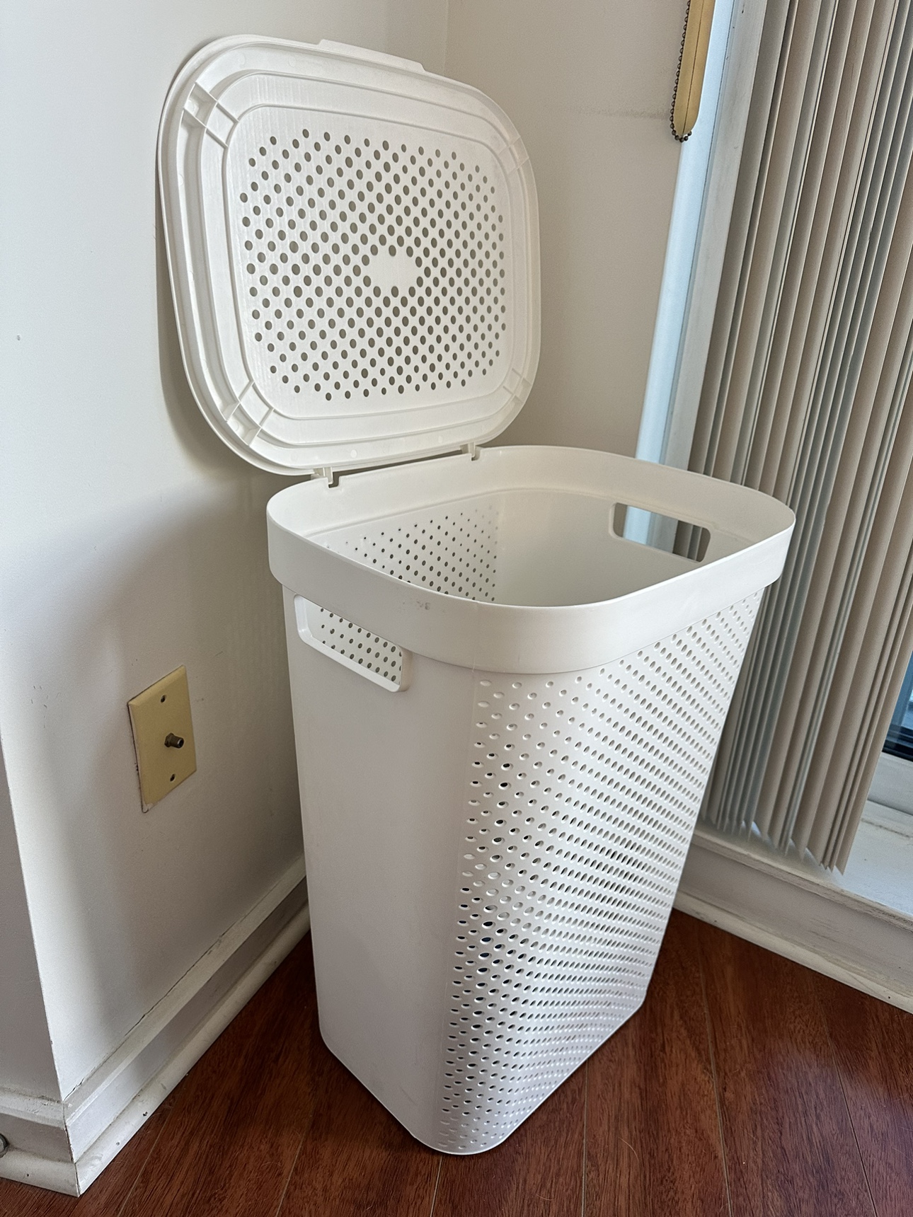 Slim Laundry Basket - photo 2