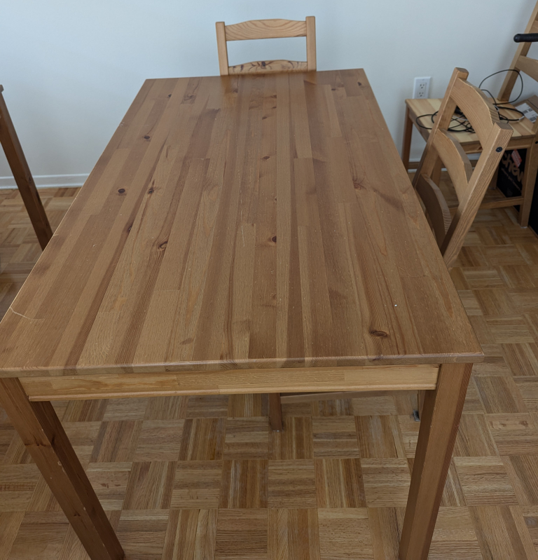 WOOD TABLE WITH FOUR CHAIRS