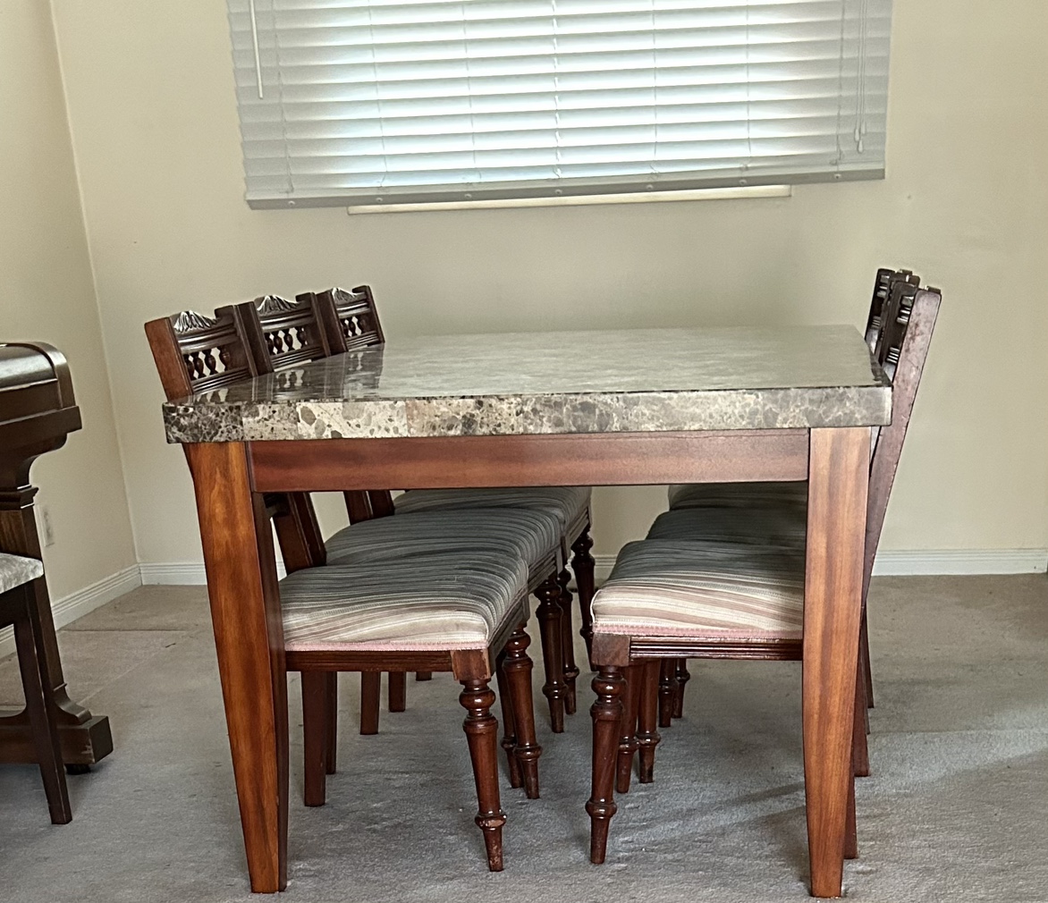 *REDUCED* Marble Table and 6 Chairs 🥕 thumbnail