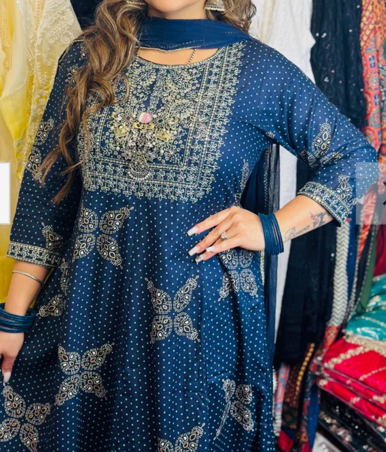 Blue and Gold Embroidered Suit - photo 2