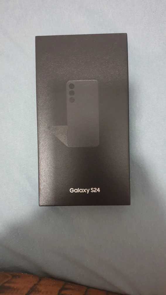 Samsung Galaxy S24 - photo 2