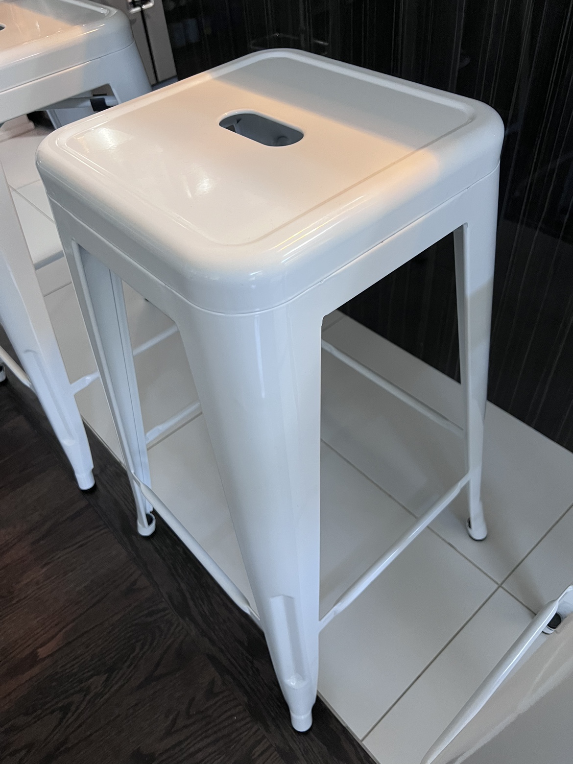 Set of 3 White Metal Bar Stools - photo 4