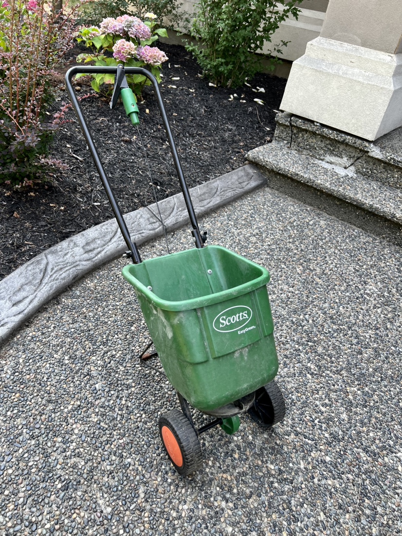 Scotts Easy Green Fertilizer Spreader thumbnail