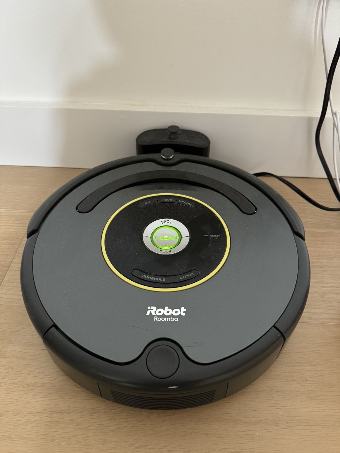 iRobot Romba 652 thumbnail