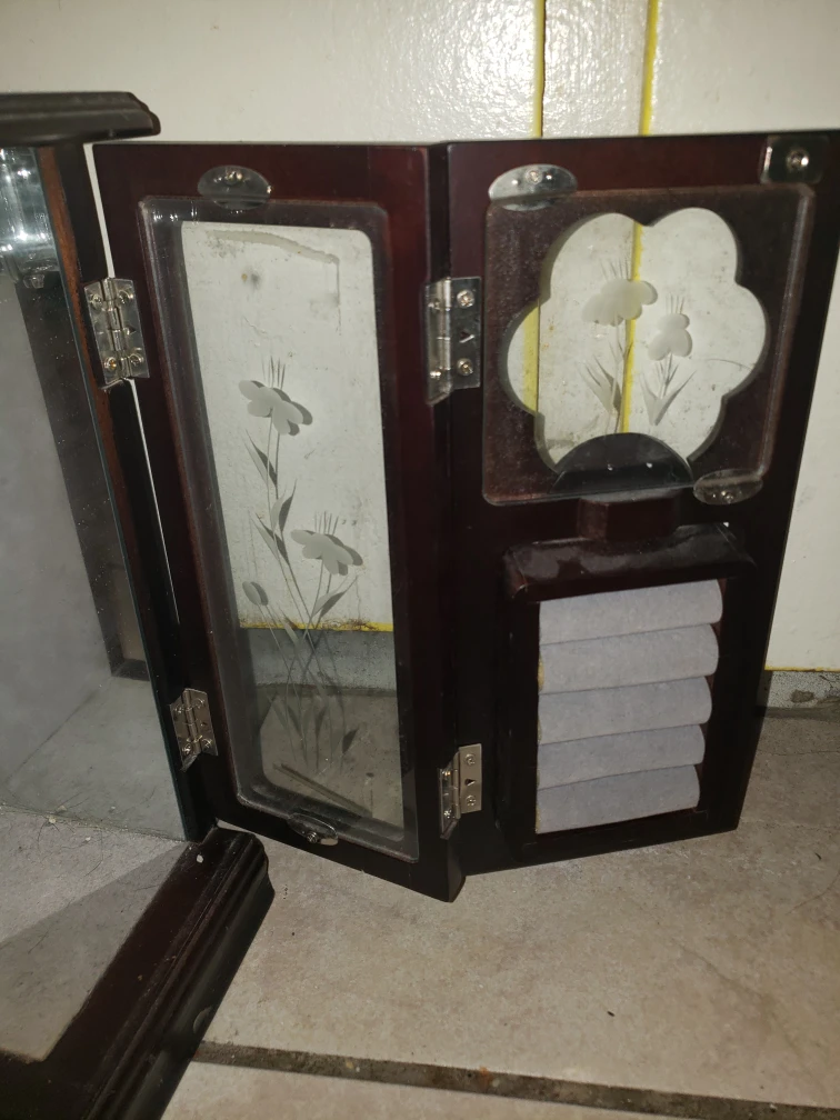 Wooden Jewellery Box image indicator(2)