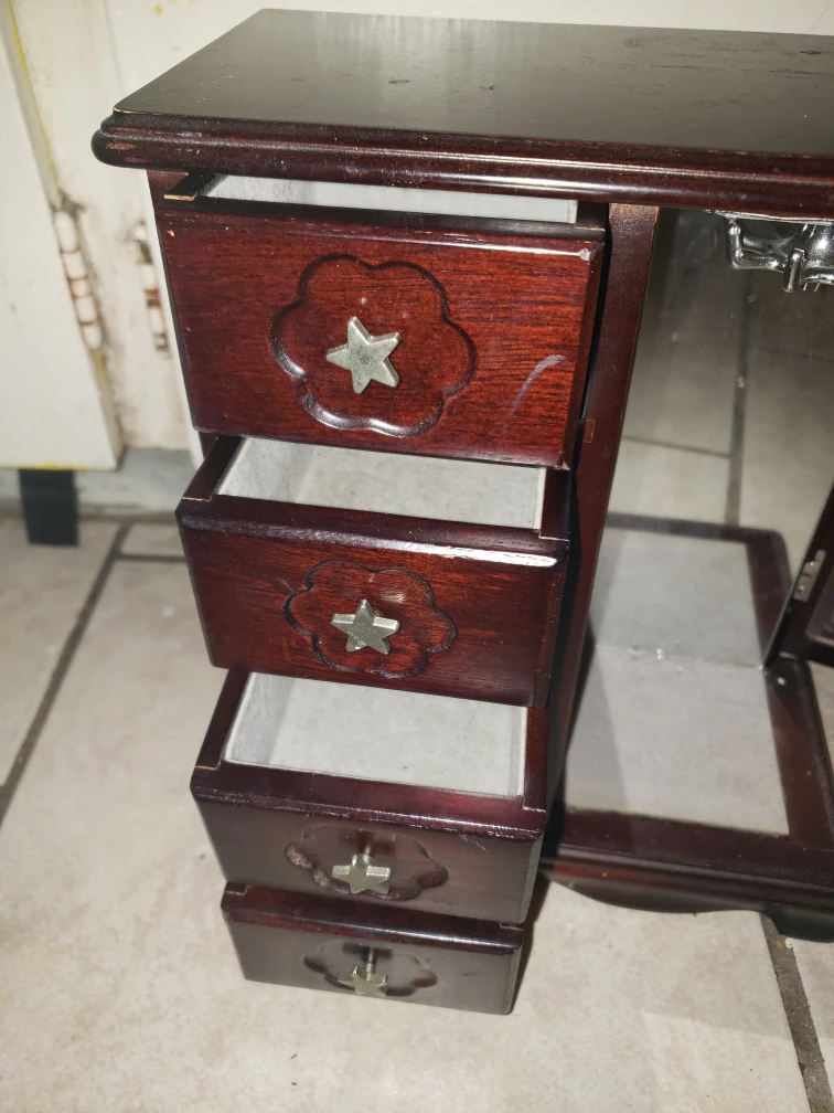 Wooden Jewellery Box image indicator(4)