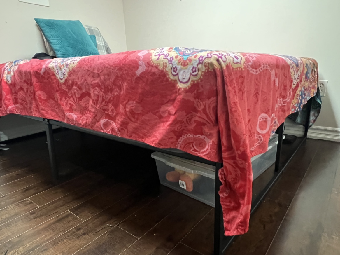 Queen Size Metal Bed Frame - photo 4