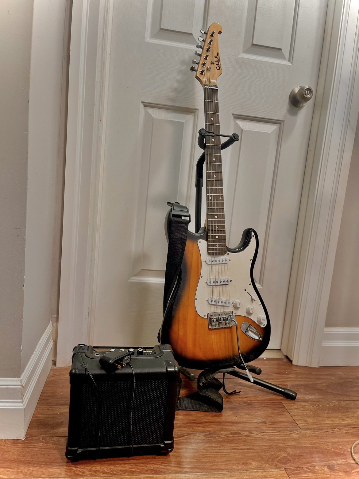 GWL Guitar with amp
