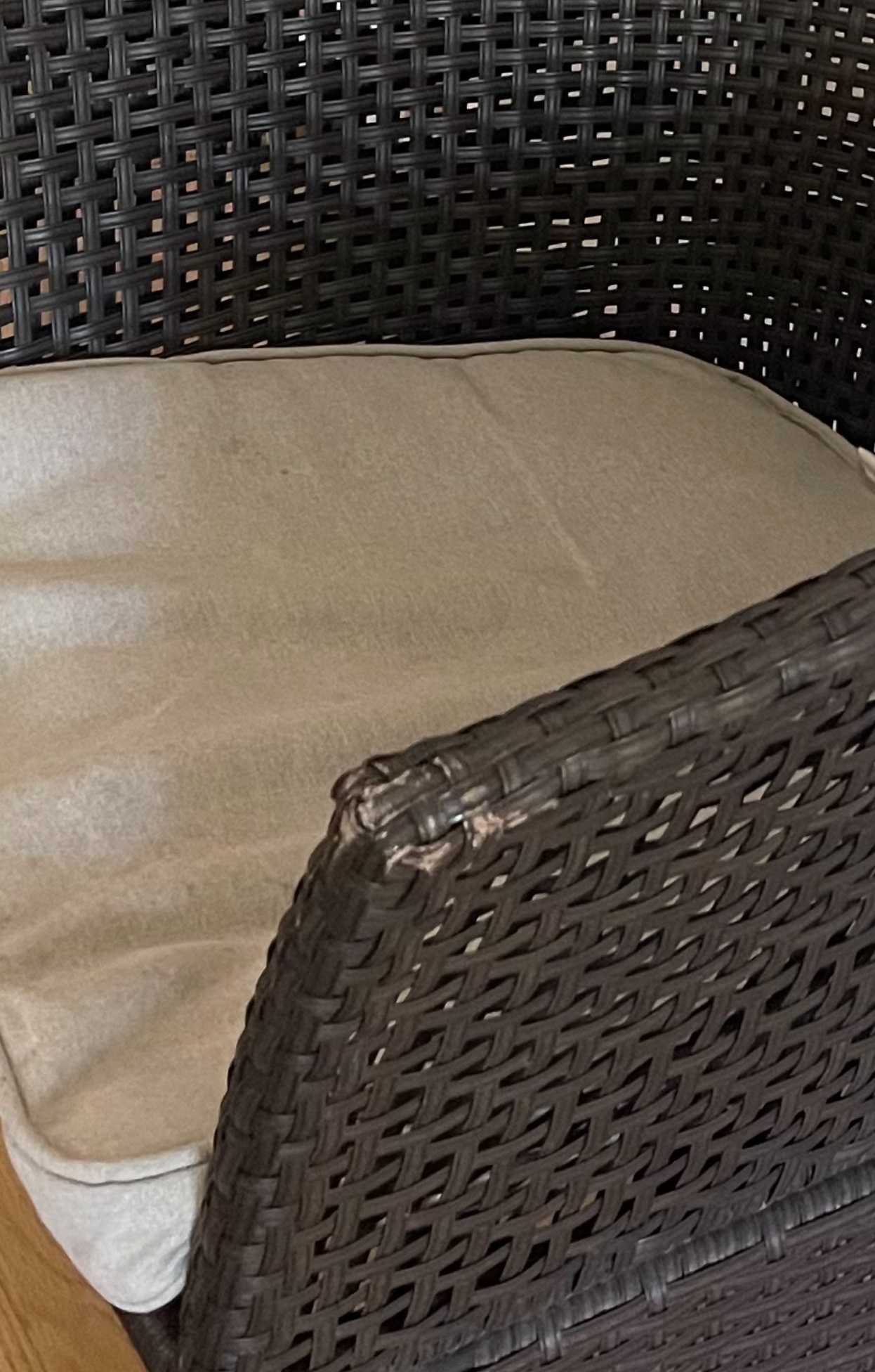 Wicker chair please check more pictures - photo 3