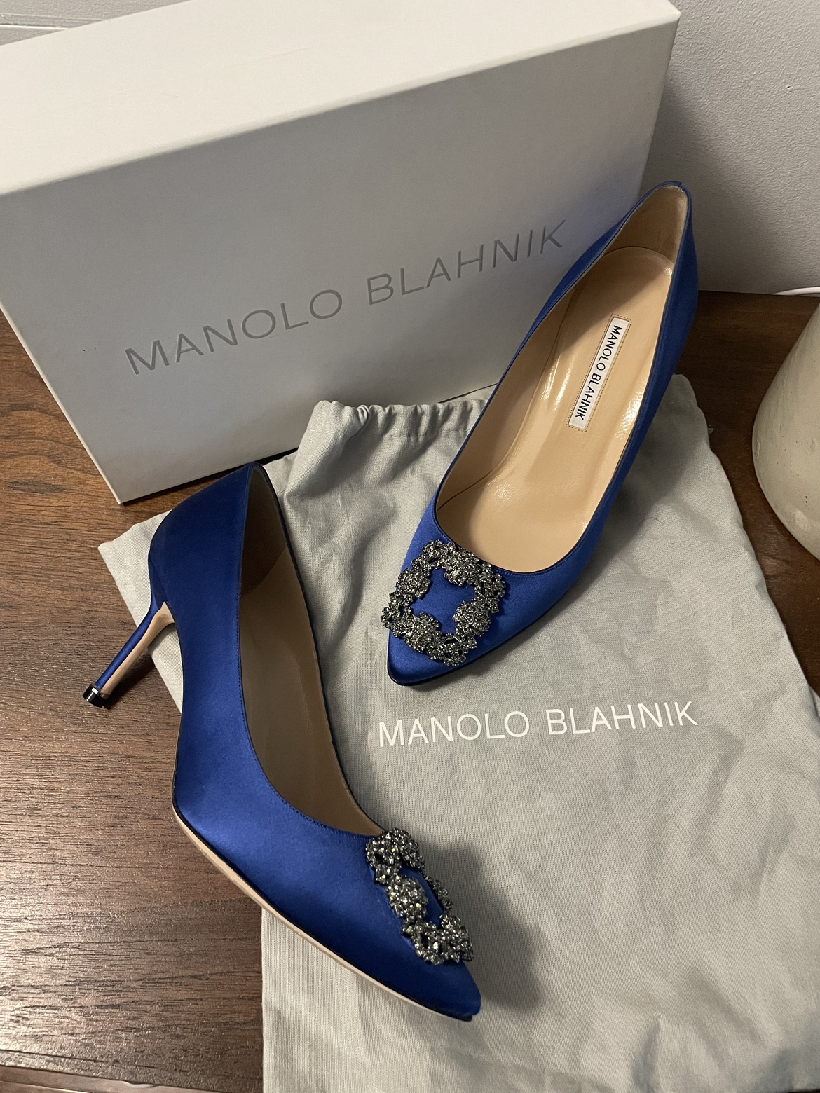 Manolo Blahnik Hangisi 70 thumbnail