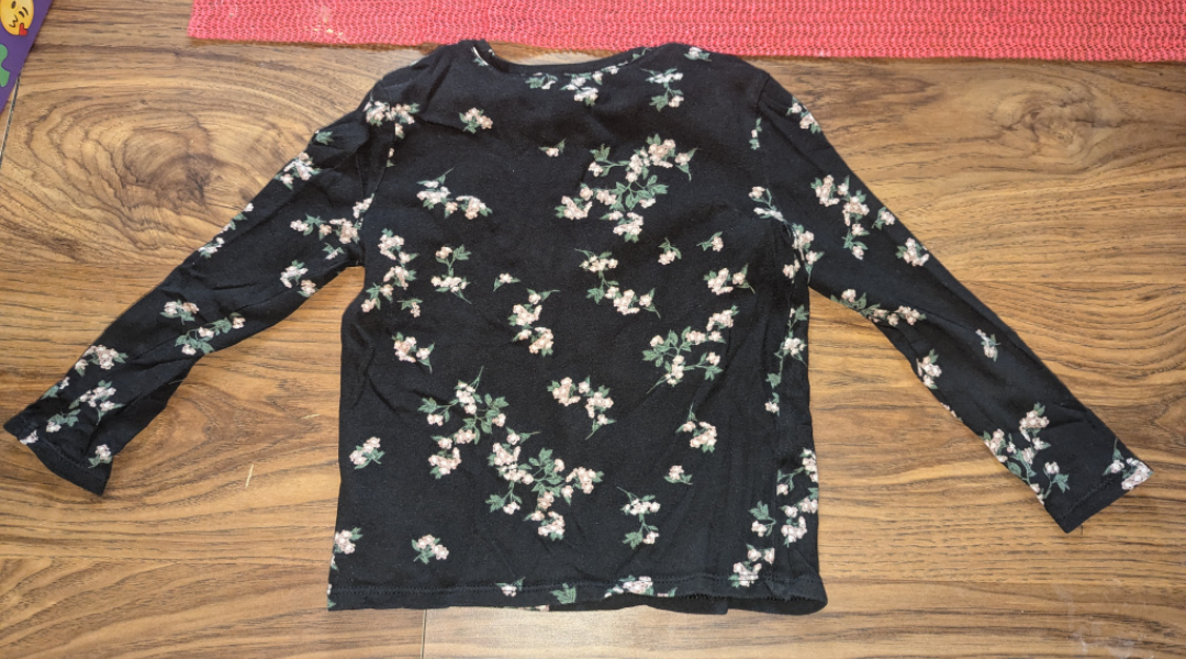 #freecycle  🥕 Old Navy Floral Long Sleeve Shirt image indicator(2)