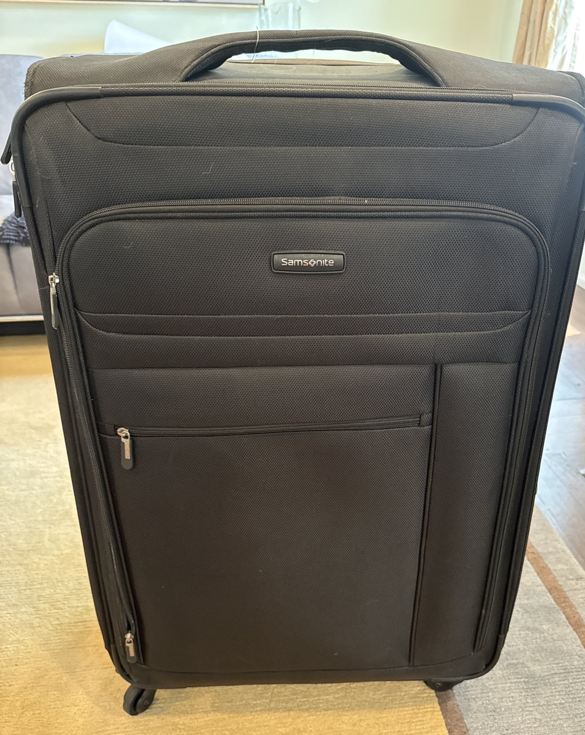 Extra large Samsonite suitcases - $30 each image indicator(2)
