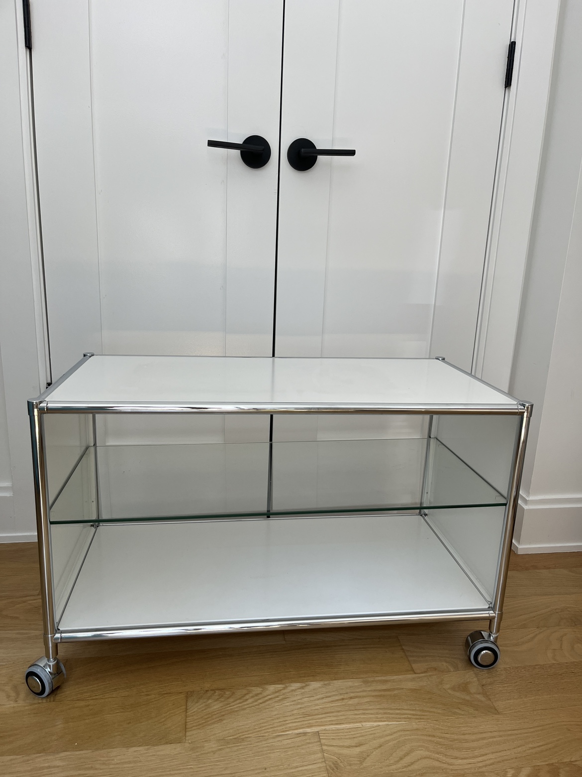 TV Furniture with wheels - photo 3