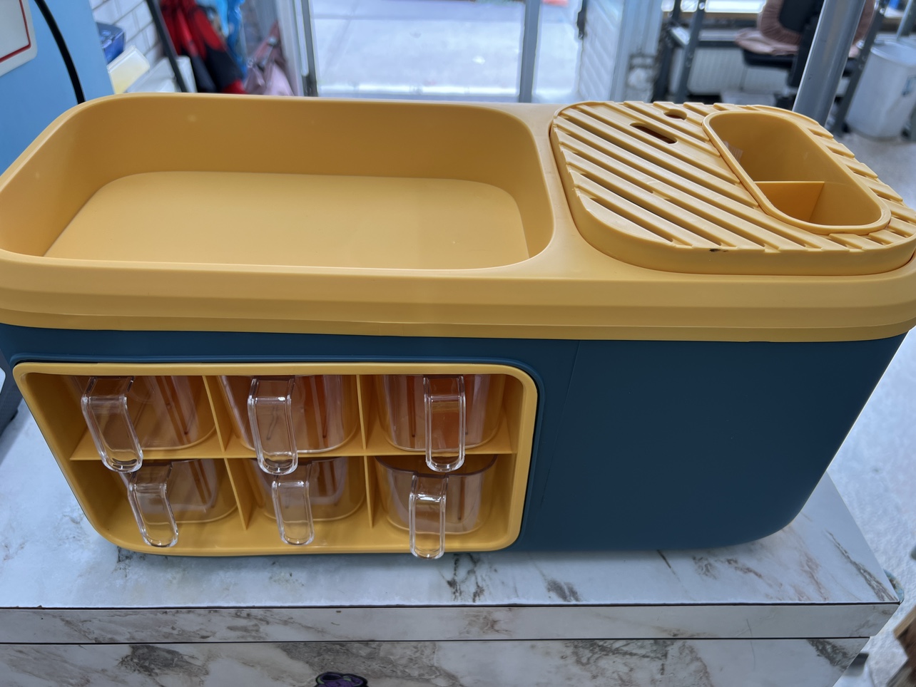 Kitchen organizer