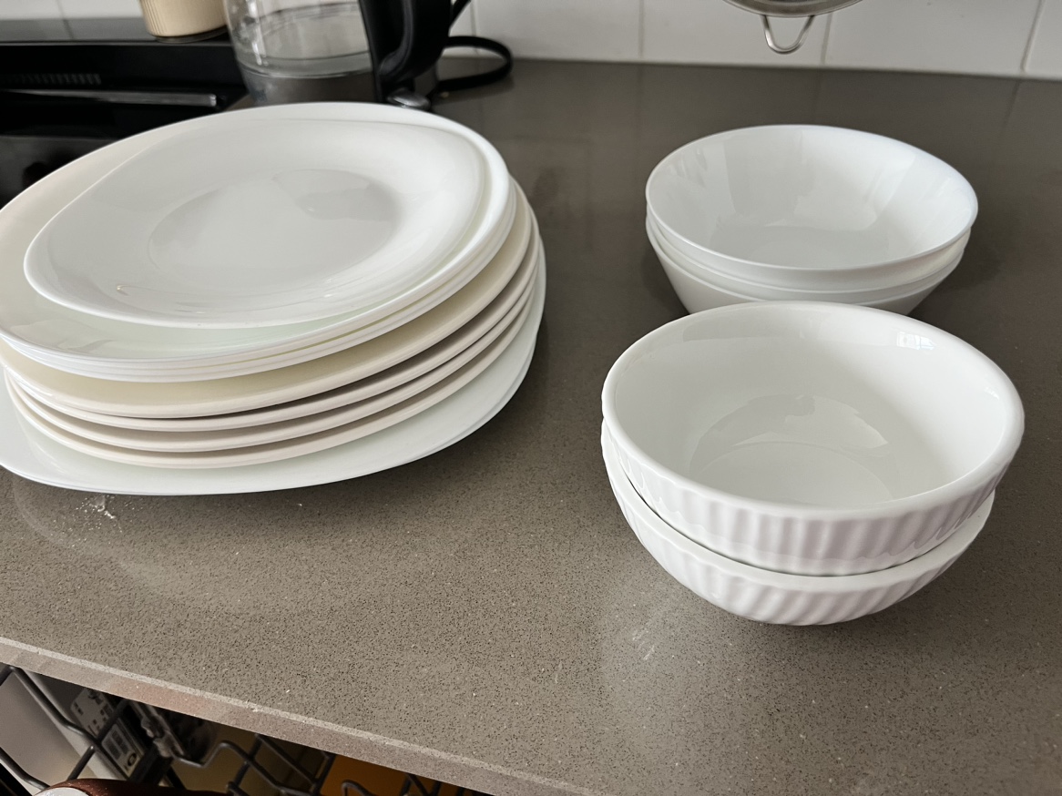 White Dinnerware Set