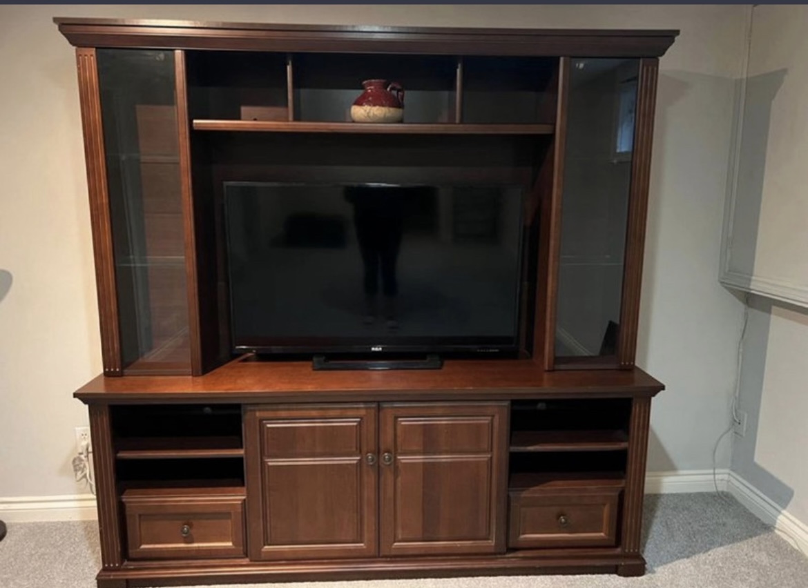 Free Entertainment Centre