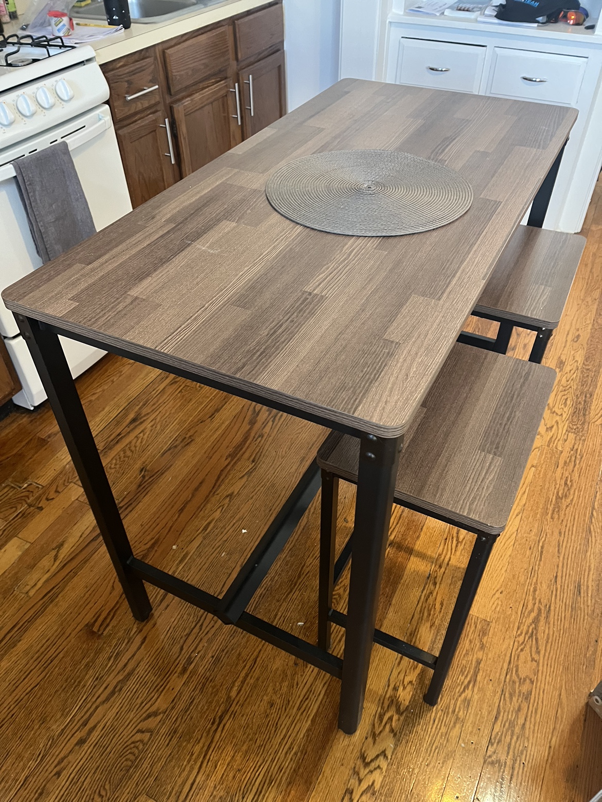 Kitchen island with 2 bar stools - photo 2
