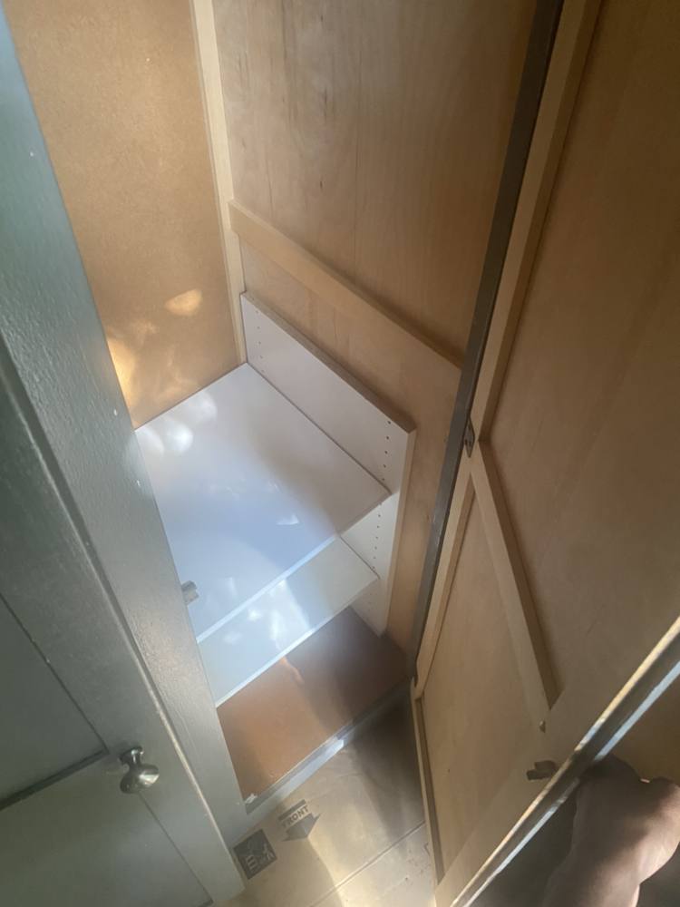 Storage cupboard - photo 5