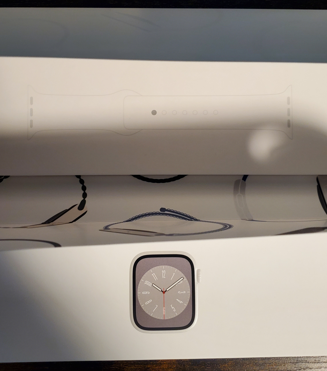 Apple Watch Series 8 (GPS) 45mm Silver Case with White Band image indicator(4)