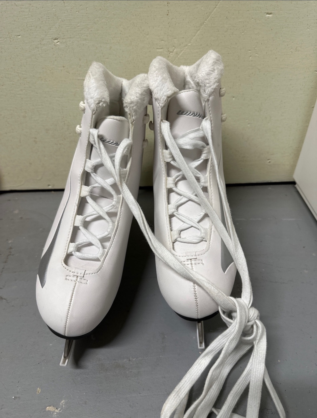 White Ice Skates Size 8 - photo 2