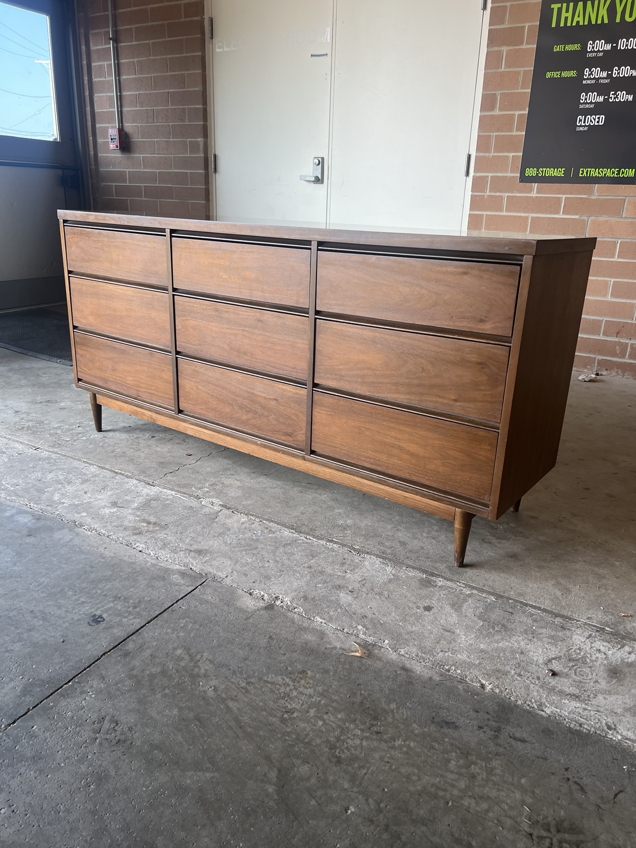 Mid Century Modern Dresser - photo 3