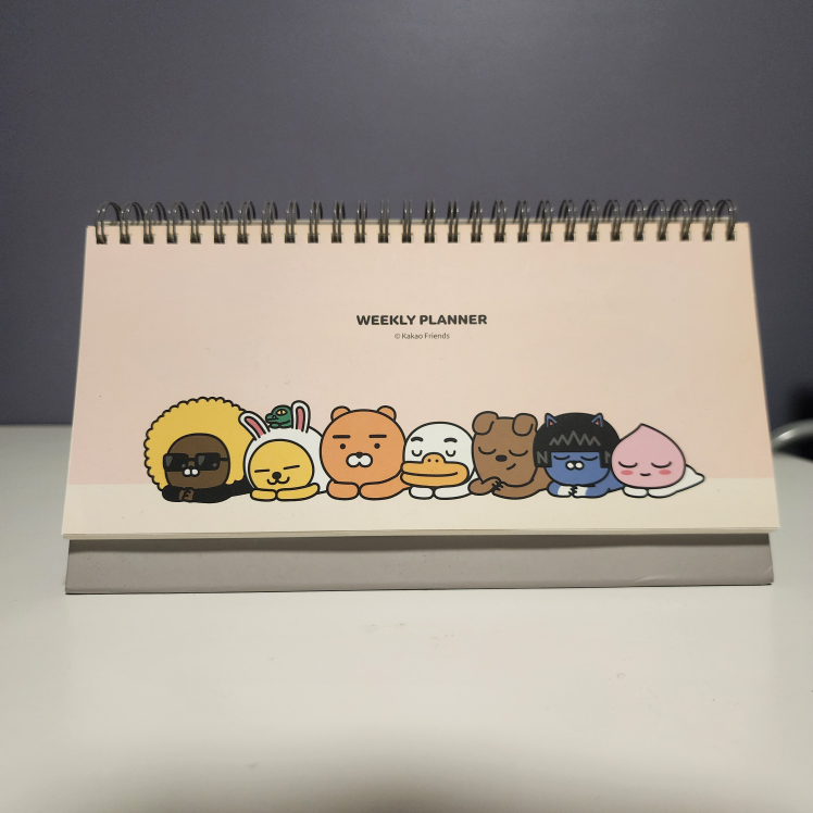 Standing weekly planner